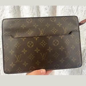 AUTHENTIC Louis Vuitton Monogram Pochette Homme Vintage Clutch (COA INCLUDED)